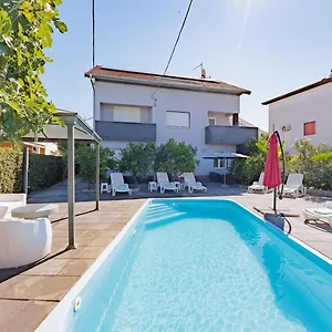 Crowonder Lucky House With Pool And Patio 30 Meters From The Zadar