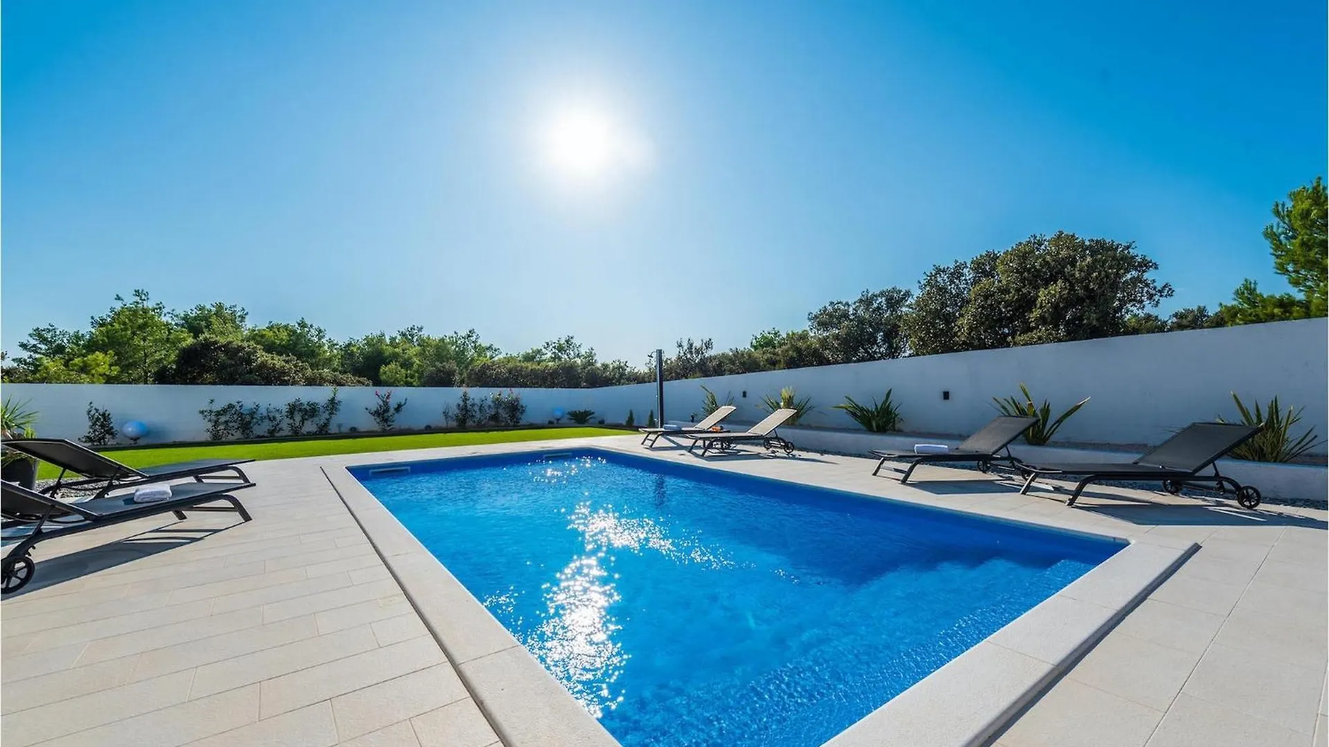 Villa Pollux Zadar 0*,
